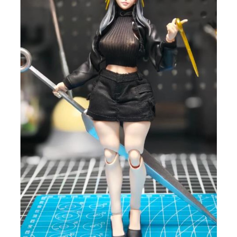 Figurine féminine à l'échelle  - Leatherwork Products avis et prix