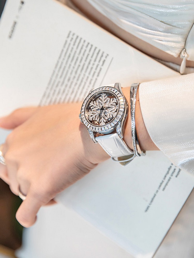Montre en quartz avec diamants - Leatherwork Ideas avis et prix